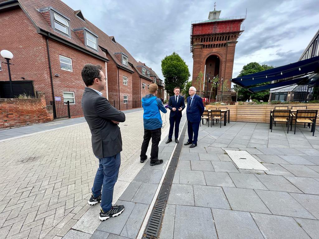 B1Lou's tweet photo. I’m often proud of our team as they’re a fantastic bunch but when they turn an outside broadcast round in a few hours, I’m even prouder. Eight hours live in Colchester today as it becomes a city. https://t.co/82EJeBAasl