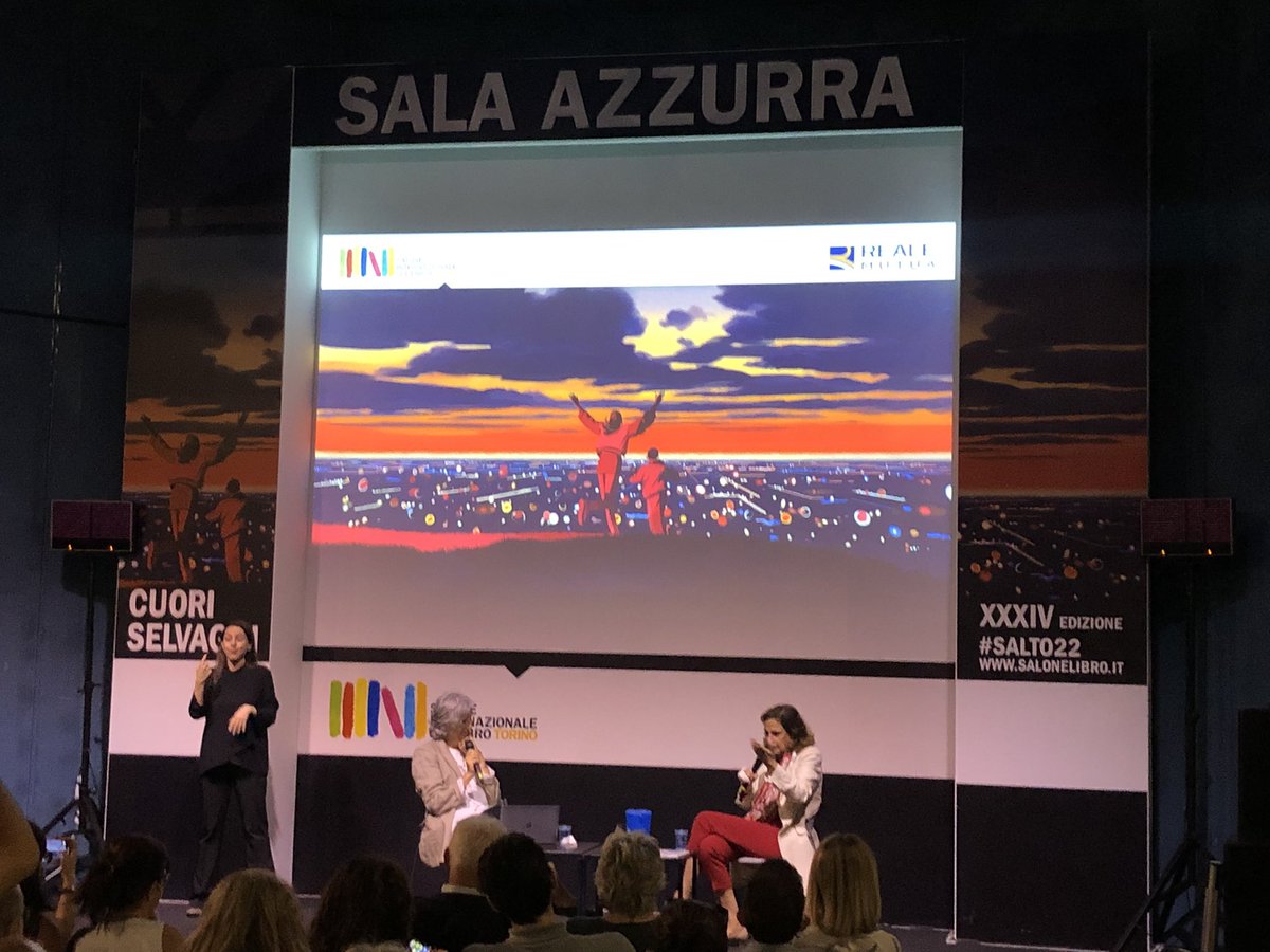 IsaTul's tweet photo. @ilariacapua ospite al @SalonedelLibro moderata da #TOxD  “Cambiare prospettiva per migliorare il benessere collettivo” #SalTo #SalTo2022 #IlariaCapua #biodiversita #virus https://t.co/M5oQIMREhE