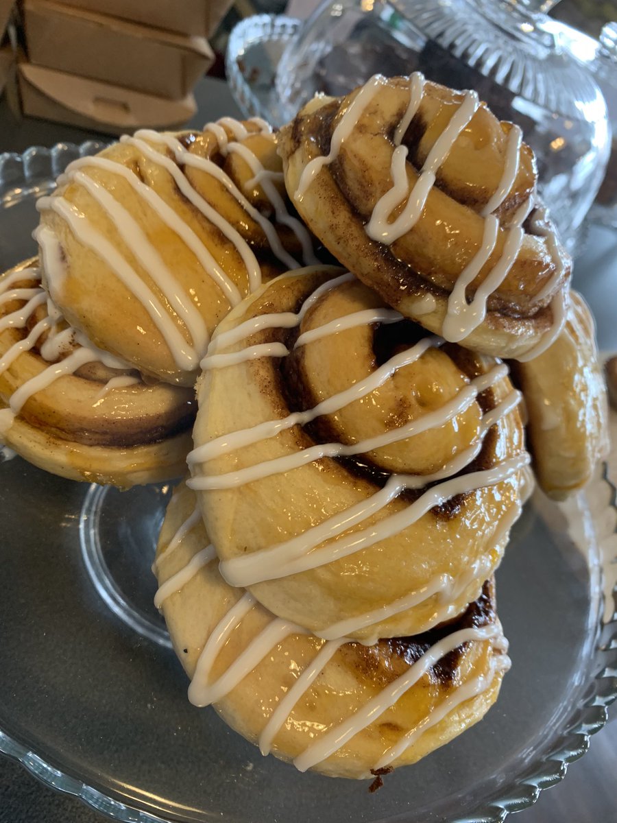 On the counter this morning … cinnamon buns (Fridays and Saturdays) 
Drop into the cafe or have them delivered 🚙😜
thegoodloaf.co.uk/product/cinnam…
#supportlocal #SupportSmallBusiness #breakingthecycle #realbread
Cafe Wednesday to Saturday 
Deliveries Tuesday to Friday