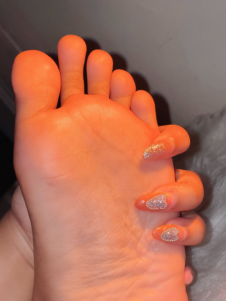 ✨KAKI CARE THREAD✨

tips mudah mengatasi kaki kasar + kering agar tetap slay 💅

SMOOTH FOOT CARE ROUTINE