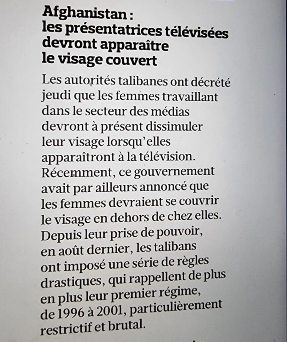 BanonTristane's tweet image. Pendant ce temps-là, en France, certains revendiquent le droit de porter le burkini dans les piscines municipales…
Ça laisse songeur.