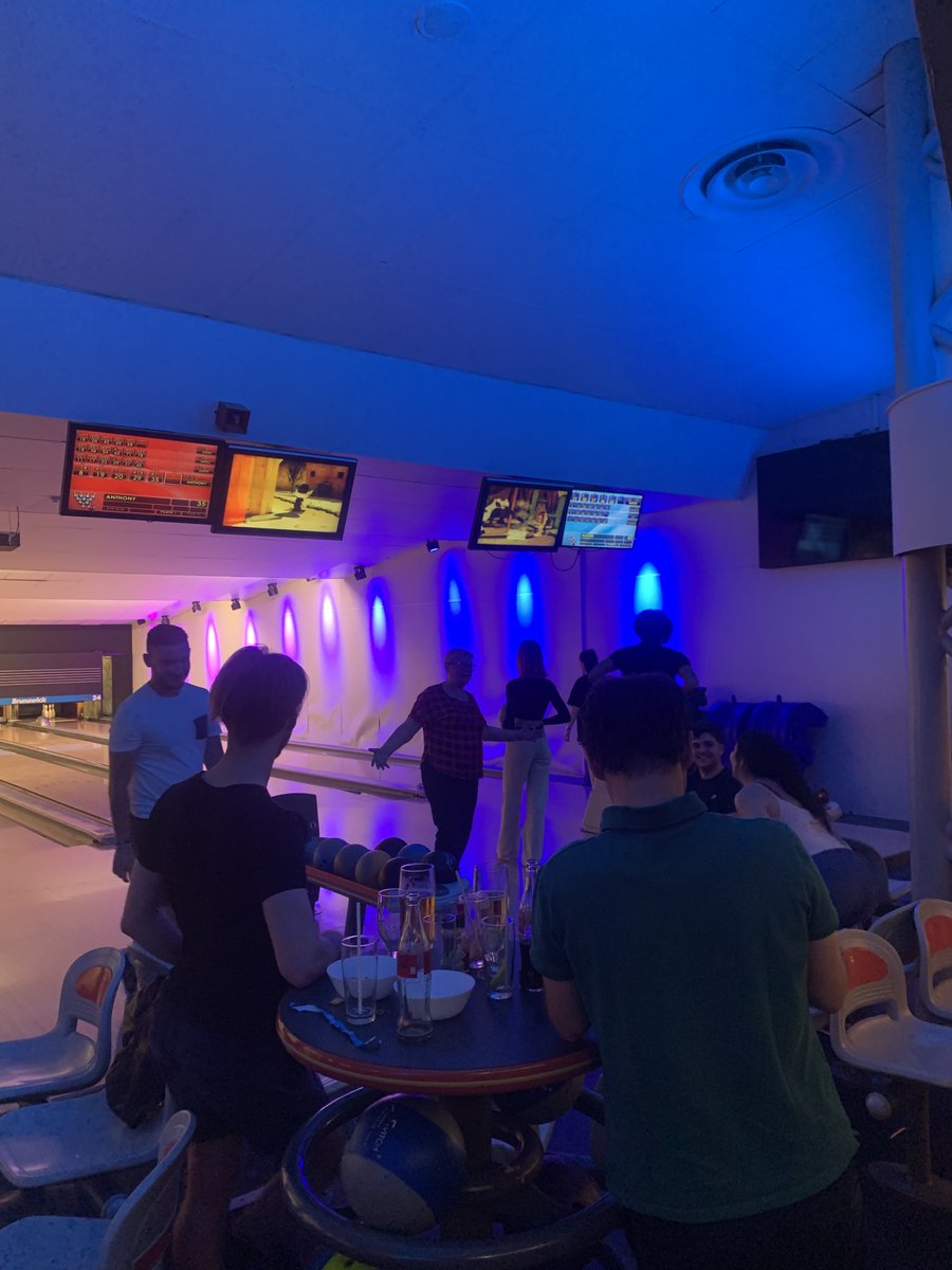 Conv_Boosters's tweet photo. La team Conversion Boosters était présente hier soir au bowling de l'Orangerie dans le cadre du #MeasureBowling 🎳

Ce fut un bon moment de partage et de convivialité avec la communauté #digitale #Analytics https://t.co/t0qdPG5Dy8