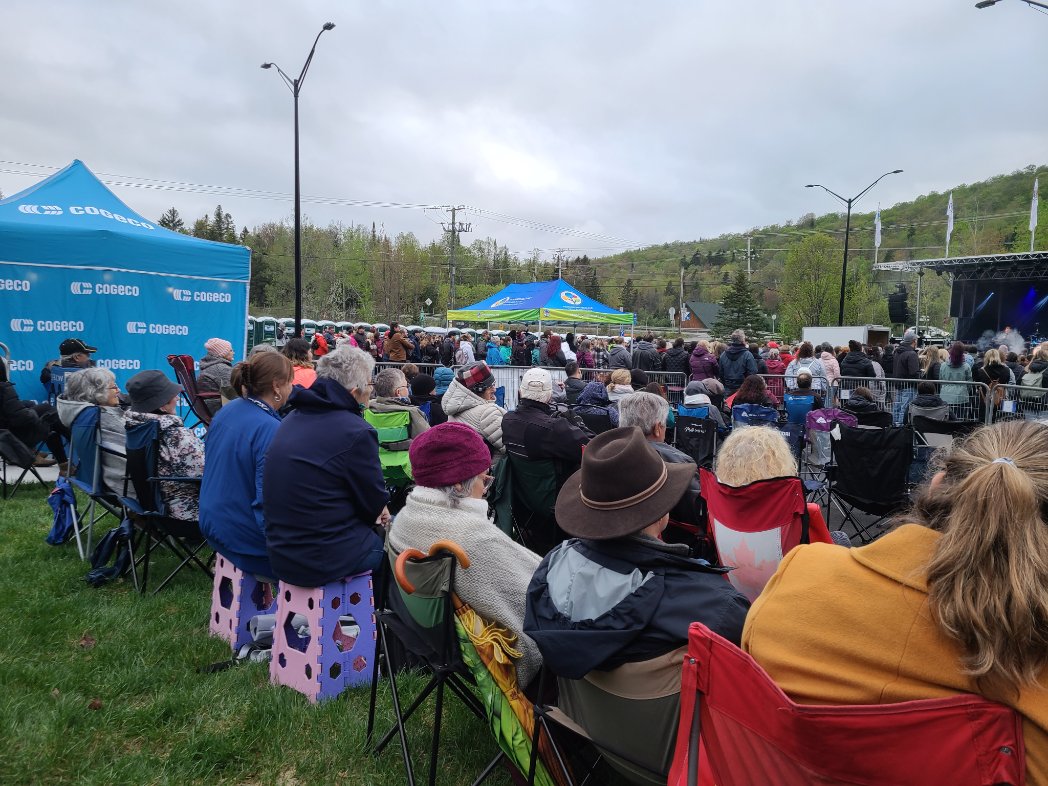 LuvianeSimard's tweet image. Hier soir, j'ai eu une "date" avec mon fils🥰 on est allés voir le spectacle de #PatrickGroulx et #Lachicanequandçavabien au #Patriote de Ste-Agathe-des-Monts.