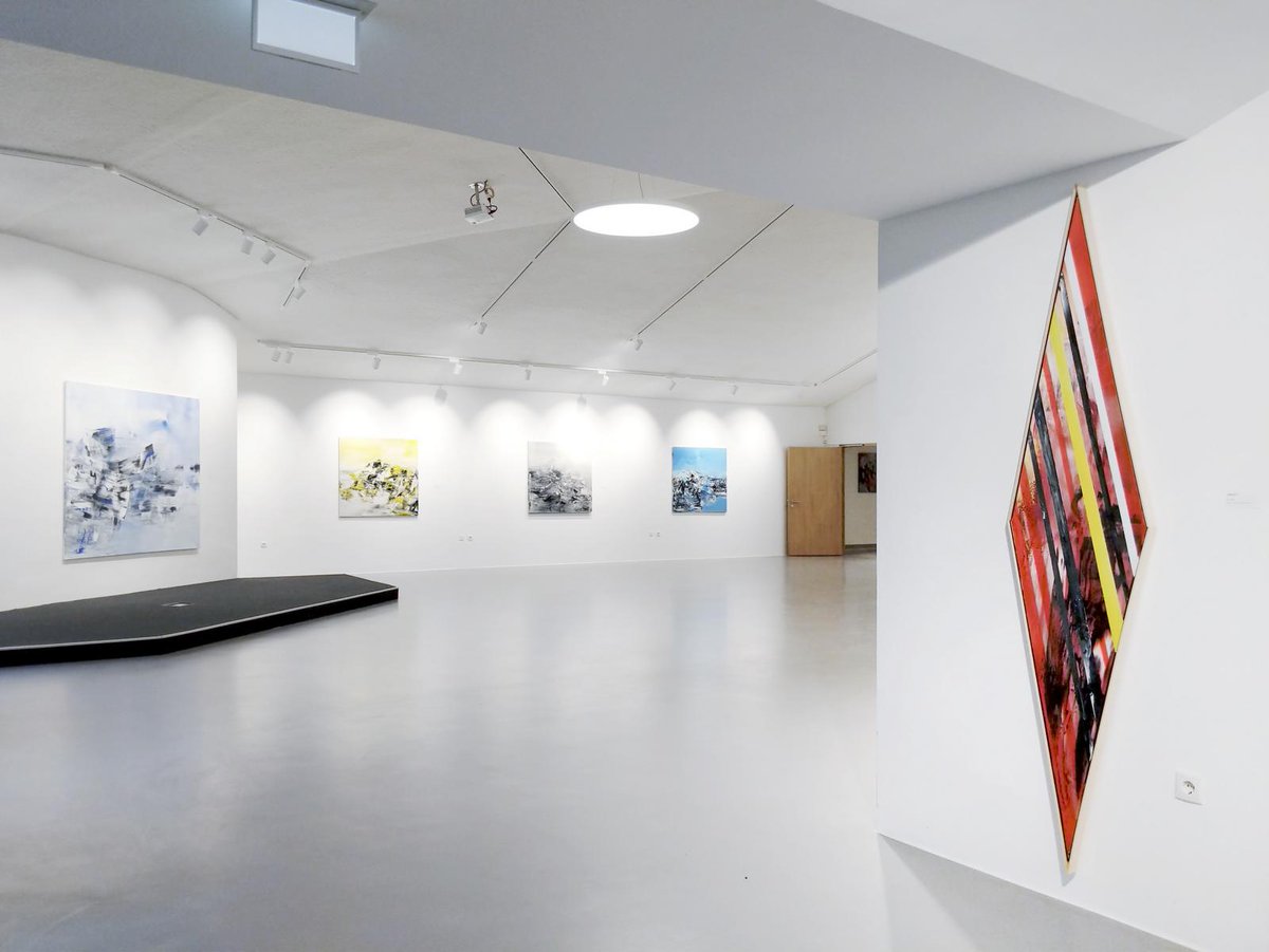 Amart_Galerie's tweet photo. Wir wünschen Ihnen ein schönes Wochenende und empfehlen Ihnen, dieses bei uns zu beginnen! Besuchen Sie unsere aktuelle #Ausstellung "Saar - Inner Spaces" - am besten gleich #HEUTE, noch bis 19 Uhr!

Wir freuen uns, Sie bei uns begrüßen zu dürfen!

@ATELIERSAAR 

#Amart #Vienna https://t.co/NYZ9t67hOT