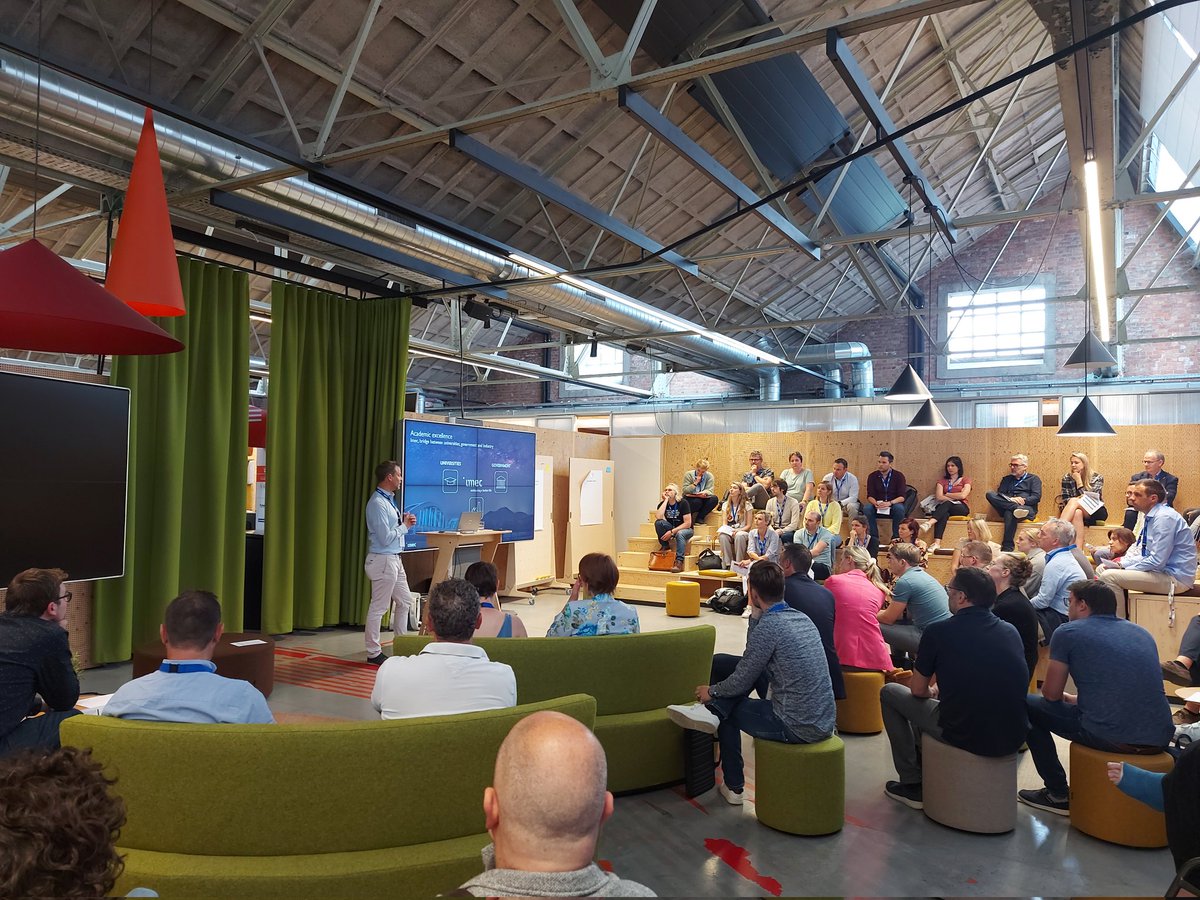 Scholen en bedrijven samen aan tafel om na te denken over technologische oplossingen ter versterking van het onderwijs. Dat staat vandaag op het programma tijdens de Edtech Match, een initiatief van <a href="/Agorianl/">Agorianl</a> in samenwerking met <a href="/imec/">Guy Tal</a>.Vlaanderen