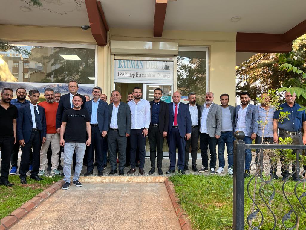 Genel Başkan Yardımcımız ve Halkla İlişkiler Başkanımız Mehmet Emin Ekmen ile birlikte Gaziantep Batmanlılar Derneğini ziyaret ederek görüş alışverişinde bulunduk.