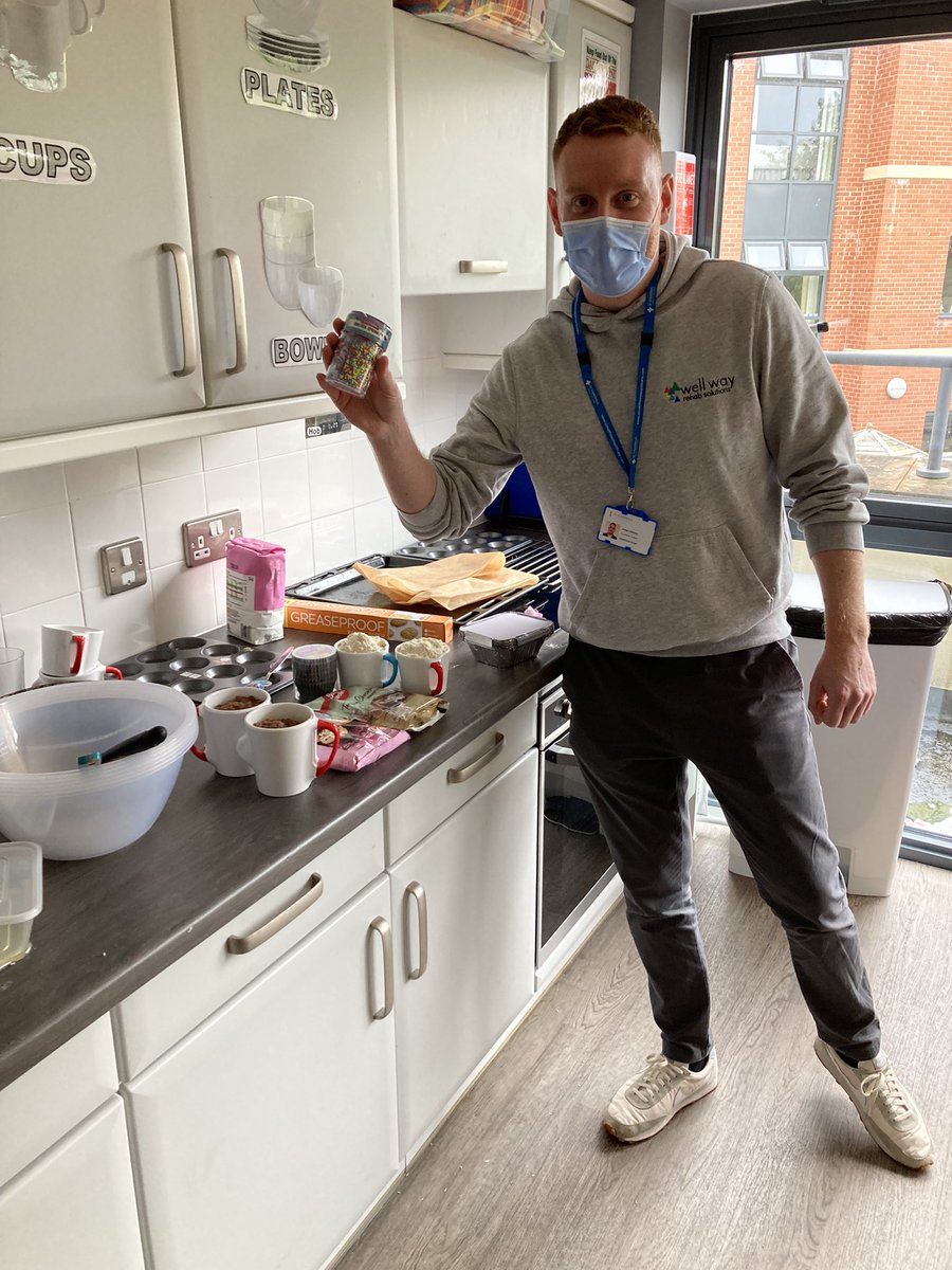 Cat Lovett tweet media