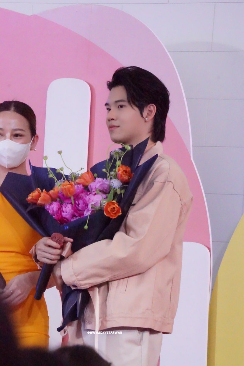 ยินดีด้วยนะค้าบ พรีเซนเตอร์คนเก่งสุดหล่อ

#COLLAGMEETWITHYIN 
#yinyin_anw <a href="/yinyin_anw/">Yinyin</a>