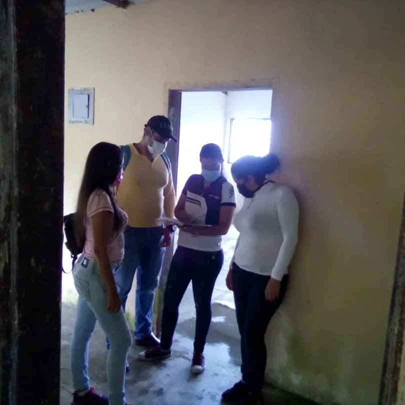gobpampan22's tweet photo. #20Mayo #EnFotos | El equipo de Ingeniería Mcpal. realizó este jueves #19Mayo una inspección a la insfraestructura física de la #EscuelaCaracoles de Flor de Patria, junto a la Supervisora Circuito N° 5 y la Docente de la Institución.

#HumildadYTrabajo
@Gerardo4fPsuv
@GobTrujillo https://t.co/x6XsIU3wIZ