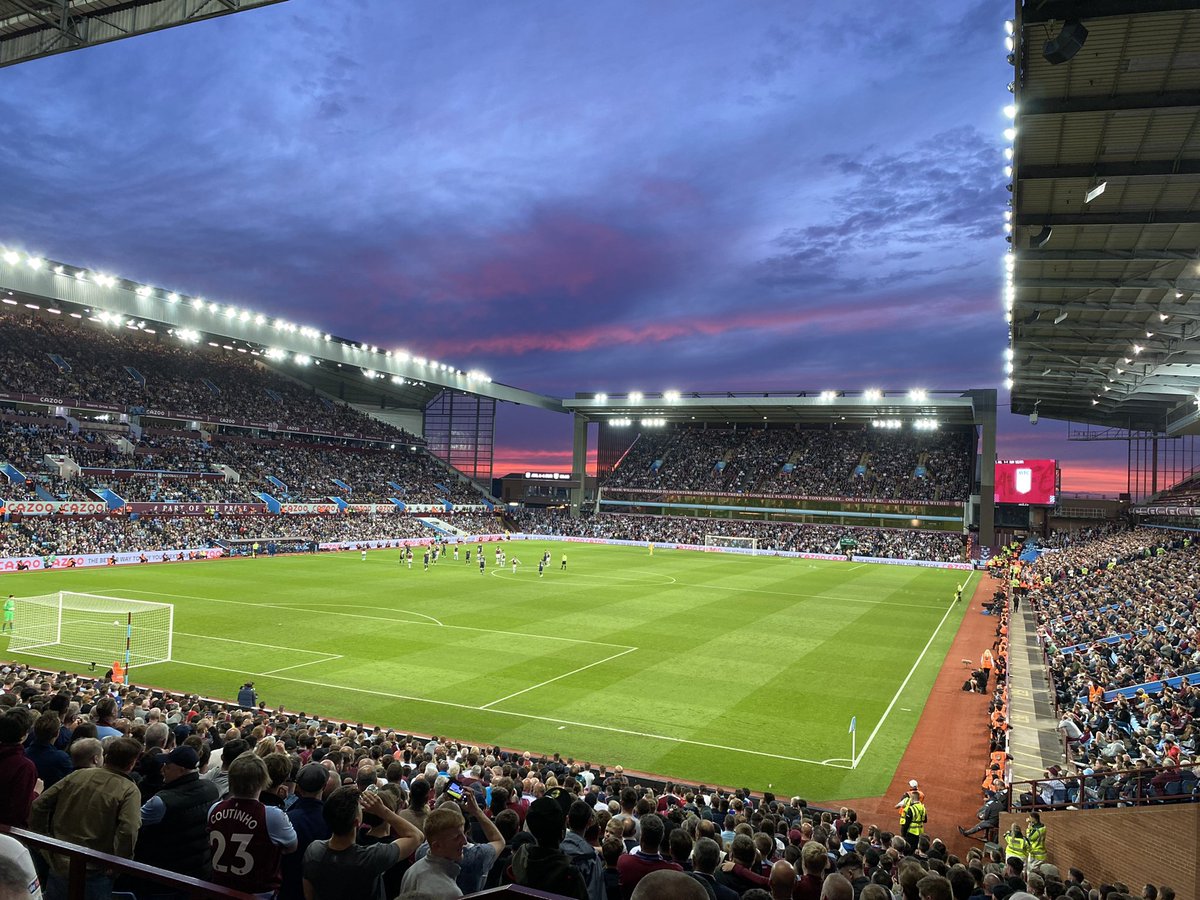 That sky over B6 last night . Stunning #AVFC ❤️😍