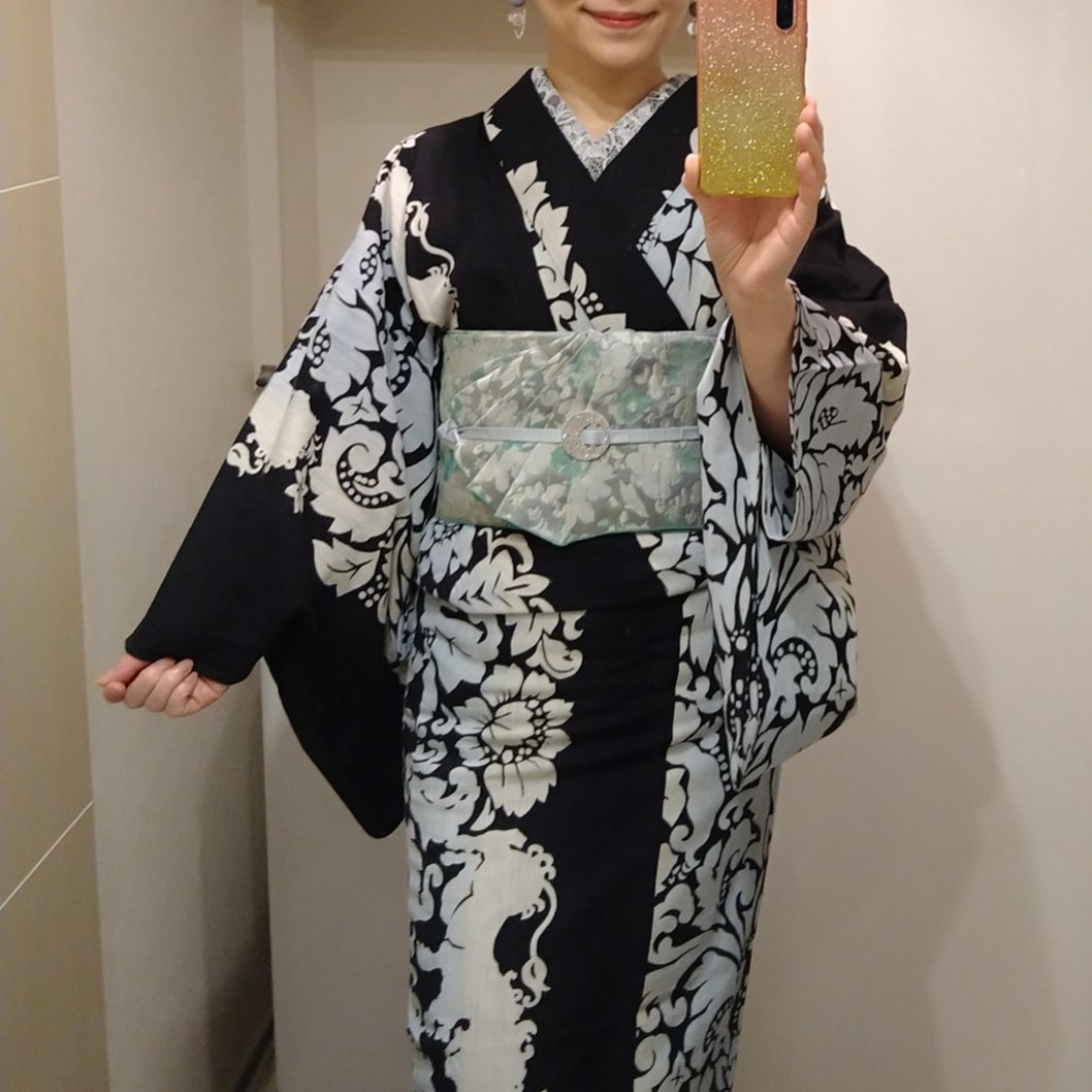 notokoto's tweet photo. 昨日のコーデ。気温が27℃だったので単衣は諦め綿麻の浴衣に。買ったばかりの兵児帯を初使用。

きもの→#ルミロック
帯&amp;半衿→#tsubakian
帯留→#HappyBless https://t.co/C1iXfGZS8G