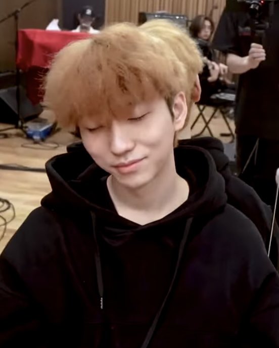 i guess everyones gonna experience a 🦁 hair era someday…