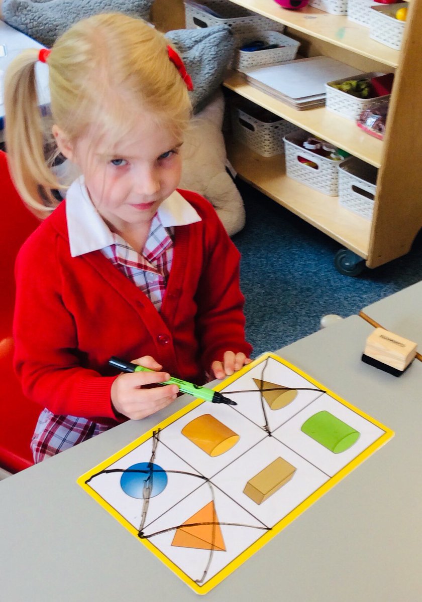 PipersPrePrep's tweet image. In #PipersReception, all eyes were down for a full house when they played 3D shape Bingo! #PipersPrePrep