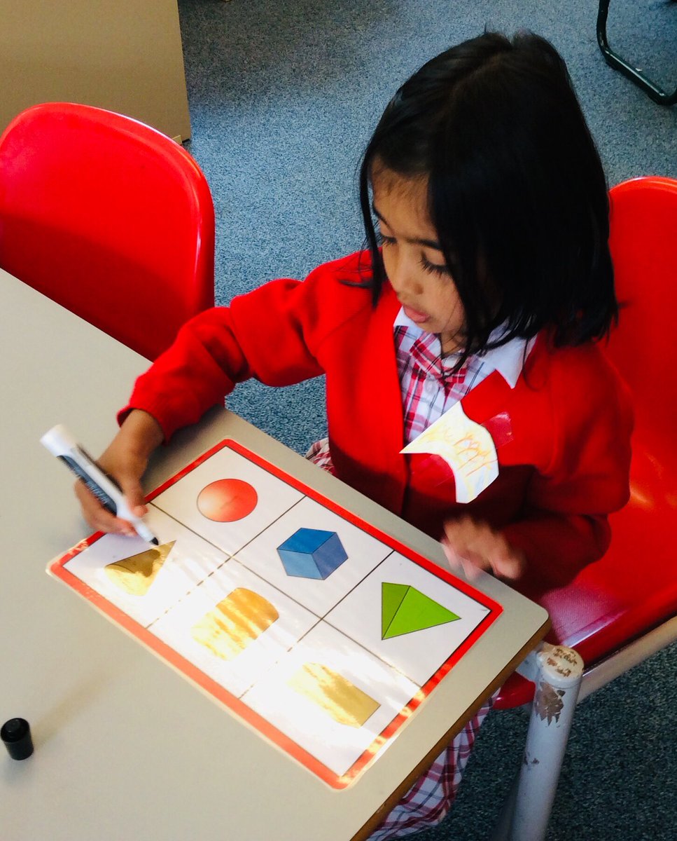 PipersPrePrep's tweet image. In #PipersReception, all eyes were down for a full house when they played 3D shape Bingo! #PipersPrePrep