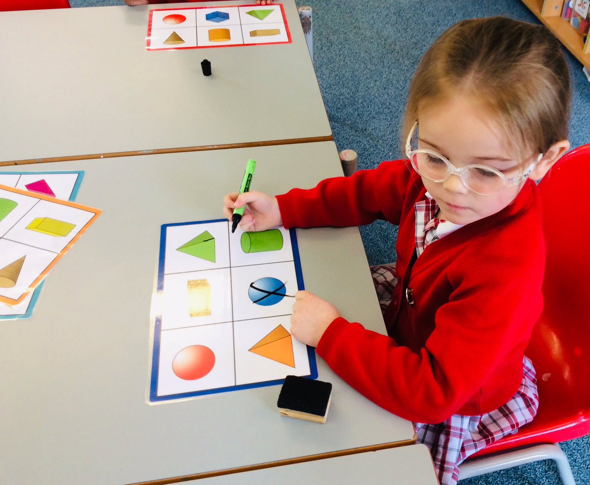 PipersPrePrep's tweet image. In #PipersReception, all eyes were down for a full house when they played 3D shape Bingo! #PipersPrePrep