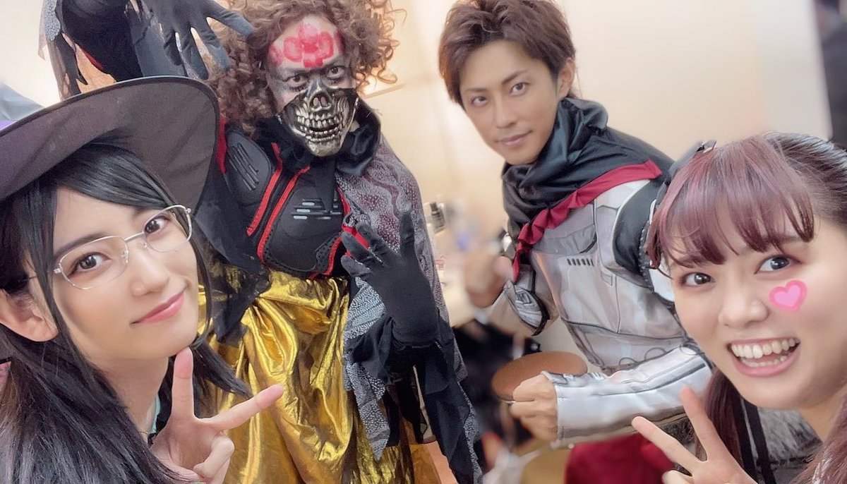 #舞台ヲタ恋 千秋楽のアーカイブ配信は明日までです❣️
この写真の衣装でのシーンは、
毎回ハラハラドキドキでした😂

本番中に撮った一枚📸
レアな姿の皆さんと撮れて嬉しかったな（^人^）