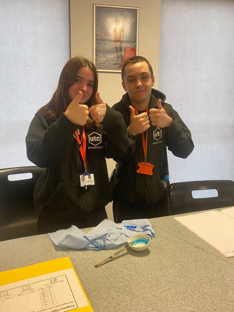 Science_UTCMCUK's tweet photo. More crystals from Alex and Kelsey! Great job at drying the crystals! 💎💎💎 https://t.co/DtZlNEyoJp