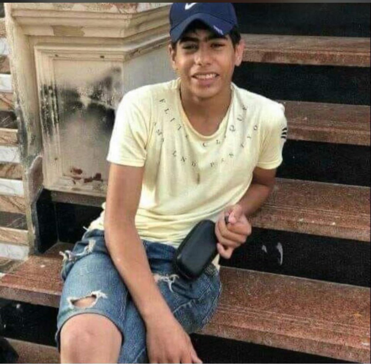 kariemMohamed13's tweet photo. للهم في يوم الجمعه ارحم من ضمة التراب واشفي من انهكة الوجع وأغث من أثقلة الهم واهدي من غرت الدنيا". -"اللهم في يوم الجمعة اسألك أن ترحم من هم تحت التراب الذين يترقبون منا دعوه صادقة اللهم أرحم موتانا وموتى المسلمين واغفر لهم اللهم ارحمنا اذا صرنا الى ماصاروا اليه 🤲🏻🤲🏻🤲🏻 https://t.co/JVAmudxVKT