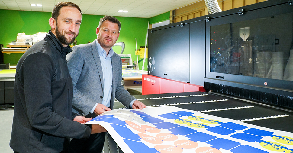 LFRnews's tweet image. Leading Edge invest in an Agfa Tauro to deliver growth plan 
Read full story at lfr.news/3LxUCyI

.@agfagraphics_uk @LeadingEdgeSign

#agfagraphics #printerinstall #wideformat #printing
