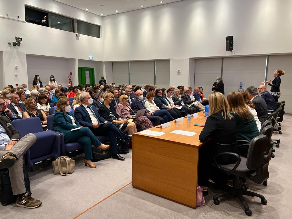 INPS_it's tweet photo. ๐ Al @SalonedelLibro di #Torino รจ in corso la presentazione del #Premio Letterario Fondo #PSMSAD per la premiazione di #testi inediti in lingua italiana, aperto a tutti i cittadini maggiorenni italiani e di Stati appartenenti all'#UE.
Il bando: https://t.co/ufxvWU6Auu
#SalTo22 https://t.co/s4J9wAjywe