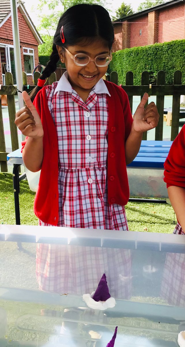 PipersPrePrep's tweet image. #PipersReception engineers have been busy designing boats that will float, focusing on making them a curved, streamlined shape. #PipersPrePrep