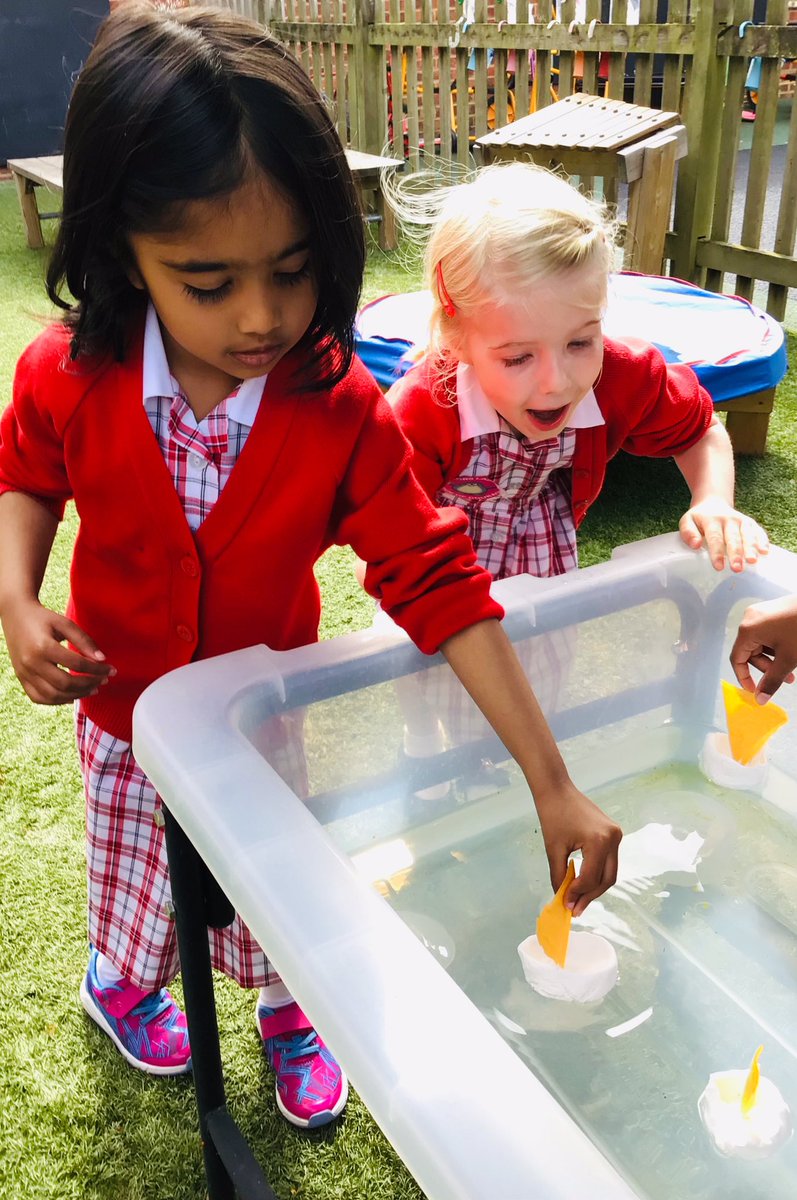 PipersPrePrep's tweet image. #PipersReception engineers have been busy designing boats that will float, focusing on making them a curved, streamlined shape. #PipersPrePrep