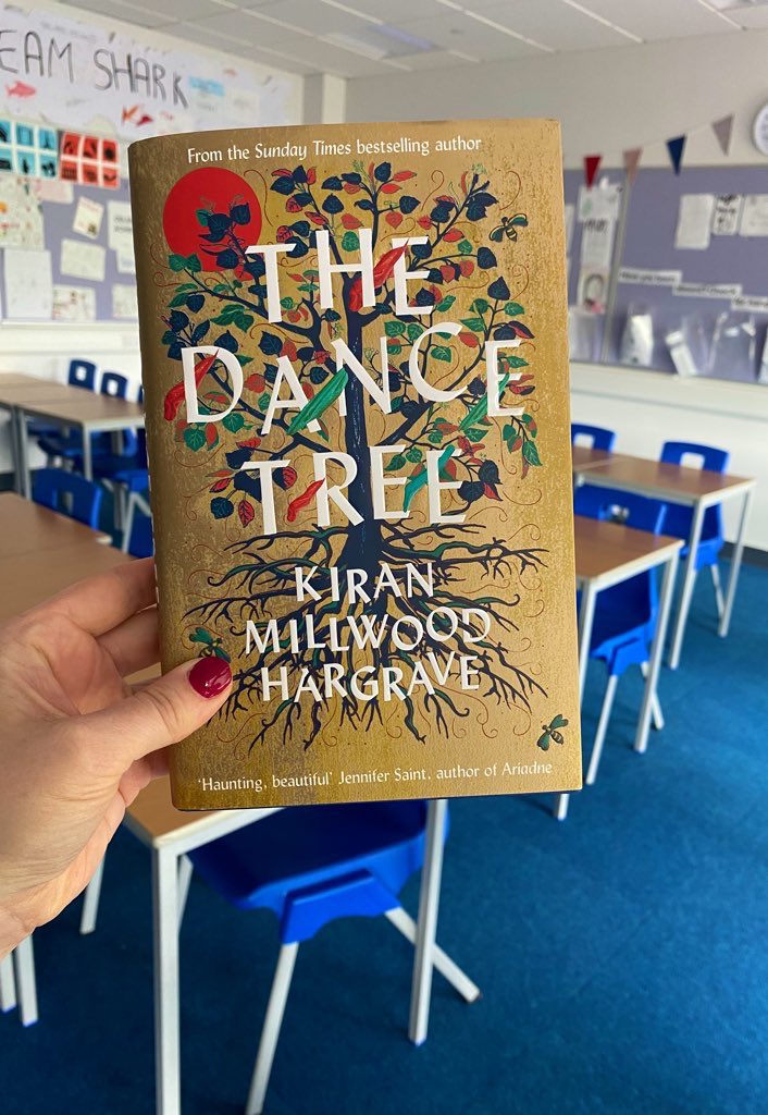 mrs_sreid's tweet image. Library Friday! #currentlyreading #ilovemyjob #TeamEnglish