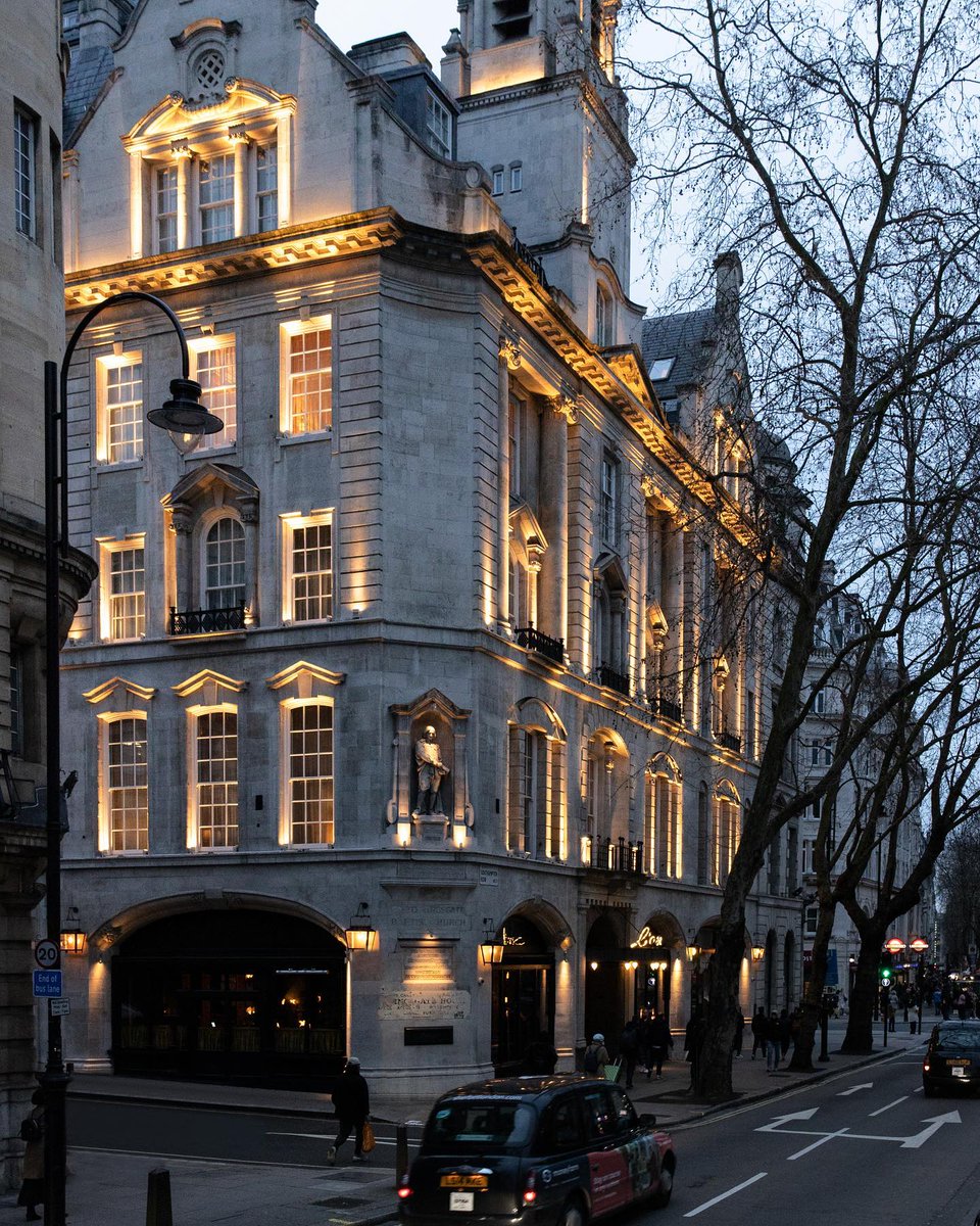 Good to see L'Oscar, a boutique hotel nestled in the heart of the city, still looking fab after all these years!

Hotel and Image Credit: <a href="/Loscar_London/">L'oscar London</a>

#lighting #design #facade #facadelighting #loscarlondon #london #hoteldesign #designinspiration