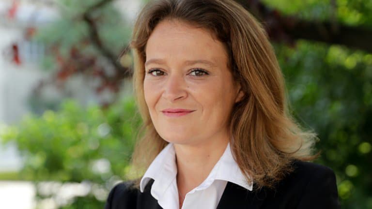 BFMTV's tweet photo. 🔴 ALERTE INFO
Olivia Grégoire sera nommée porte-parole du gouvernement https://t.co/yzCKB9Sz7f https://t.co/KEdoLgZ6gN