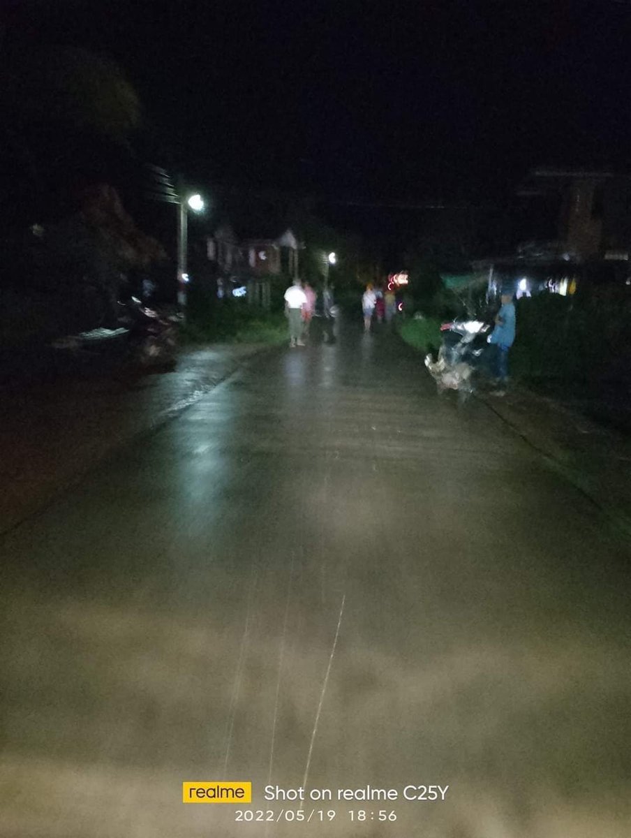 nway_jasmine's tweet photo. Military terrorists forces shelled artilleries and burnt down the residential properties in Taku village, #Tanintharyi Tsp, #Myeik District yesterday so that local residents had to flee in fear.
#ChinaIsBackingSAC #2022May20Coup #WhatsHappeningInMyanmar https://t.co/vMojTBlTtZ