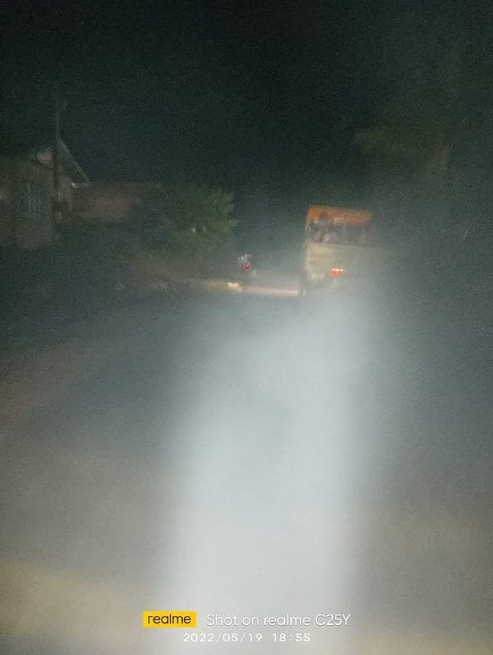 nway_jasmine's tweet photo. Military terrorists forces shelled artilleries and burnt down the residential properties in Taku village, #Tanintharyi Tsp, #Myeik District yesterday so that local residents had to flee in fear.
#ChinaIsBackingSAC #2022May20Coup #WhatsHappeningInMyanmar https://t.co/vMojTBlTtZ