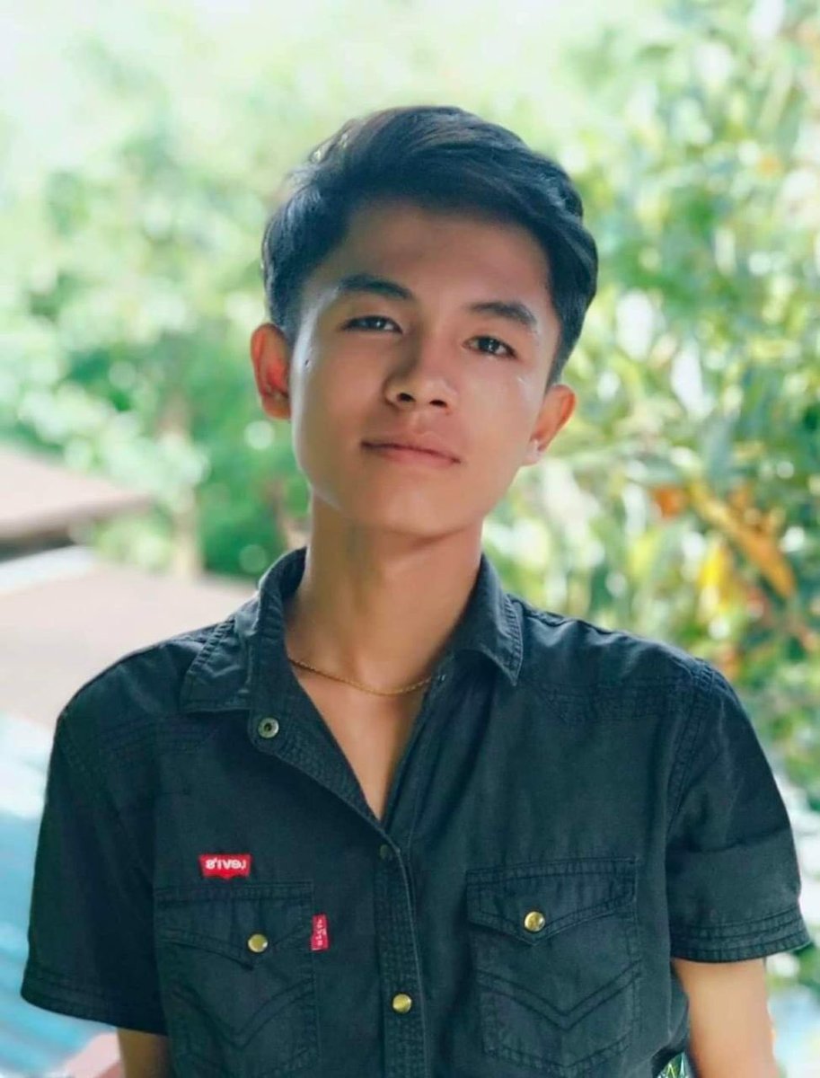 nway_jasmine's tweet photo. Ye Bhone Khant, a student from Chemistry major of Bago university, was tortured and abducted by SAC troops at his house in Daik_U Tsp on 16th May.
#ChinaIsBackingSAC #CCP_StopSupportingJunta #2022May20Coup #WhatsHappeningInMyanmar https://t.co/c43WGIBOvR