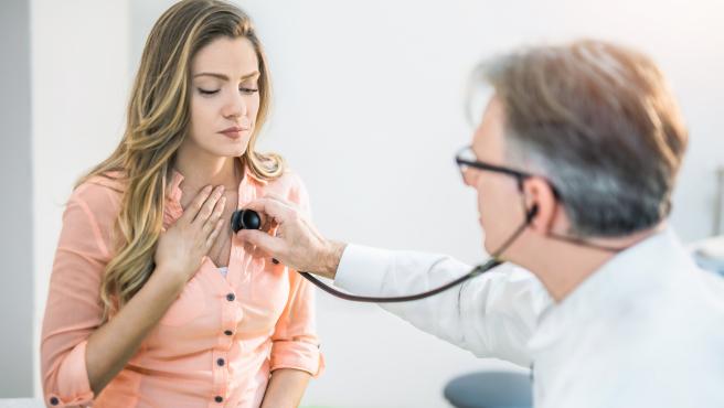 Las enfermedades #cardiovasculares son la causa de casi una de cada cuatro defunciones en mujeres, pero la opinión popular e incluso profesional atribuye un riesgo mayor de estas afecciones al sexo masculino my.mtr.cool/vhdglgoaic vía <a href="/20min/">20 Minuten</a>