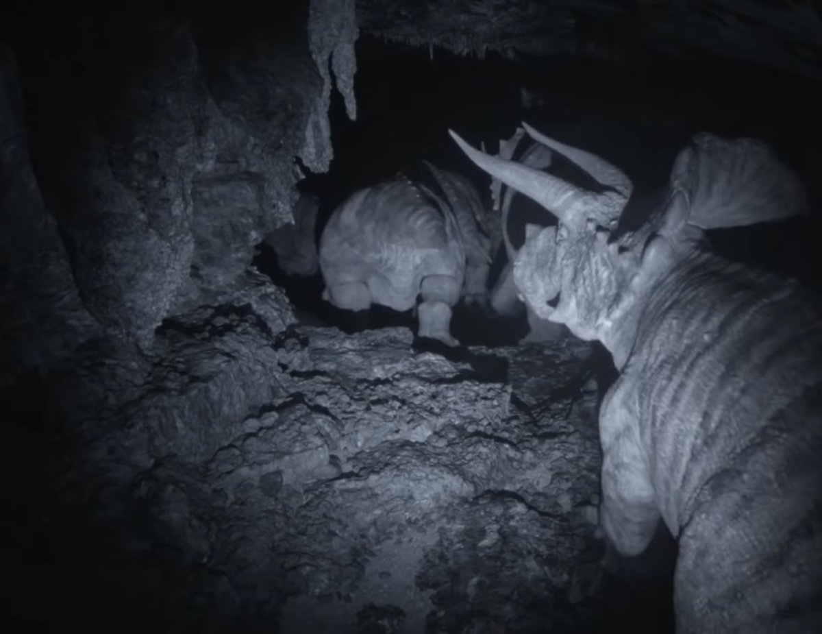 ด่วน มีการบันทึกภาพฝูงไทรเซราทอปส์ได้ในถ้ำลึก
คาดว่าเป็นไดโนเสาร์กลุ่มสุดท้ายที่อยู่รอดใต้พื้นโลก ซึ่งทำให้พวกมันรอดจากการสูญพันธุ์ครั้งใหญ่มาได้