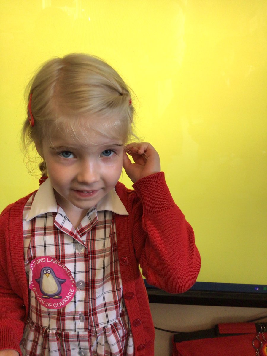 PipersPrePrep's tweet image. #PipersReception have been discussing the weather conditions that are likely to create a rainbow! They like to sing and sign the rainbow song! #PipersPrePrep