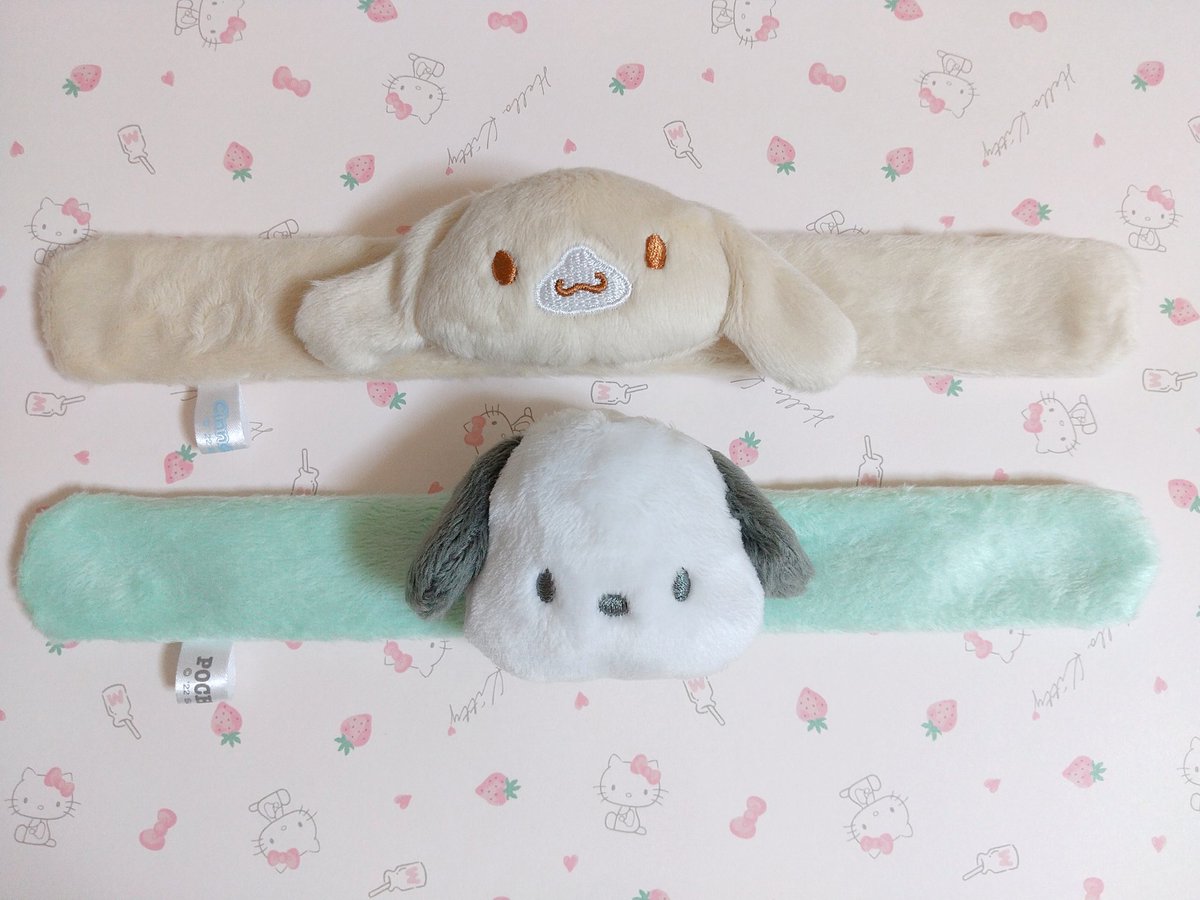 greentea_magic's tweet photo. COCODEさんの新商品のなかよしろーる、一目惚れして買ったら予想以上の可愛さでした……！
顔の部分はふわふわしていてちゃんとぬいぐるみの質感なので、リモートワークなどの時に腕に着けておくと疲れたとき手元でモフモフして癒されることが出来そう🤤 https://t.co/xLkDXAzRcl