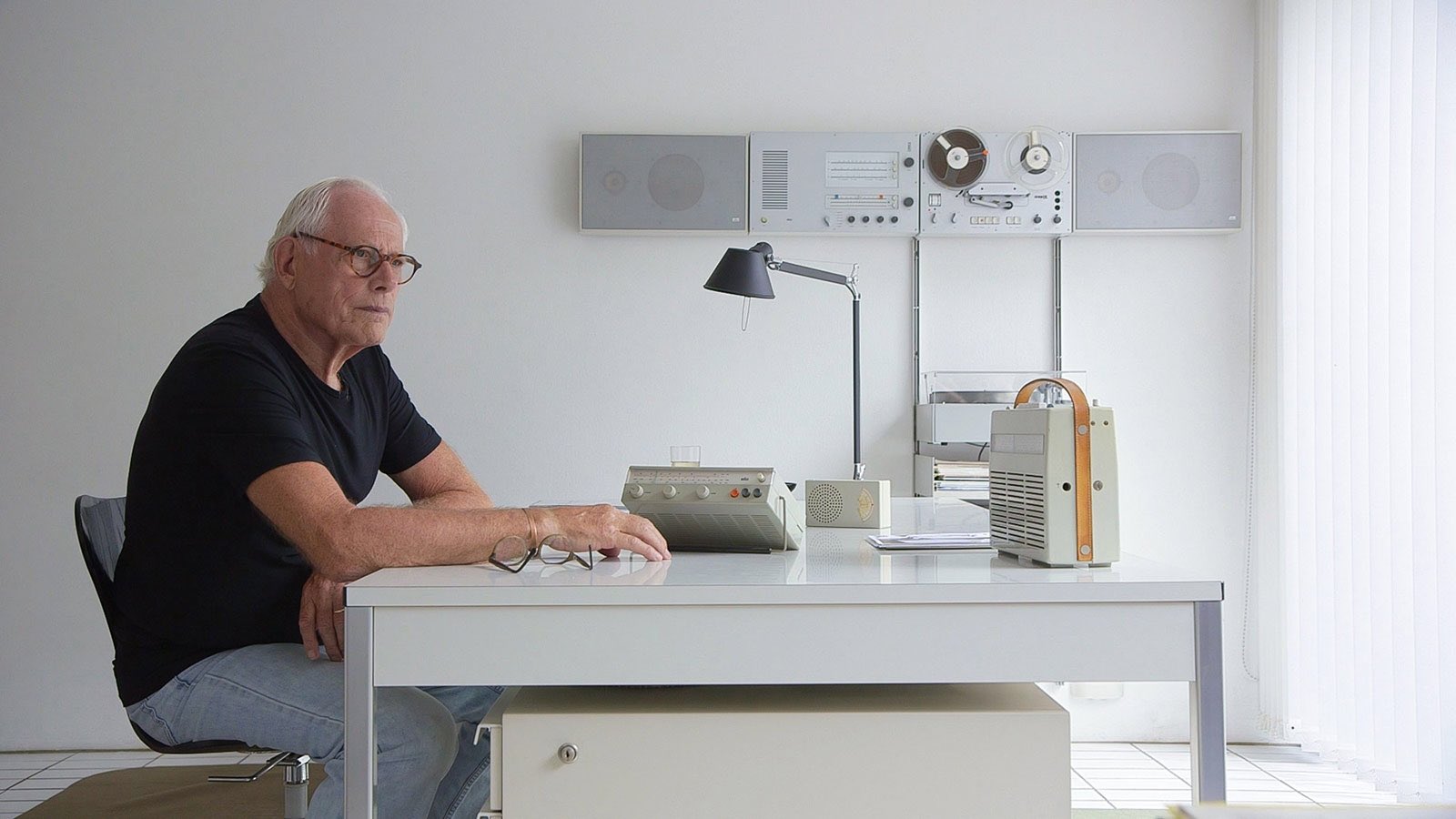 Happy birthday to the one and only, the master, Dieter Rams, who turns 90 today. 