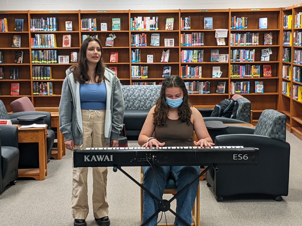 LVHS Library tweet media