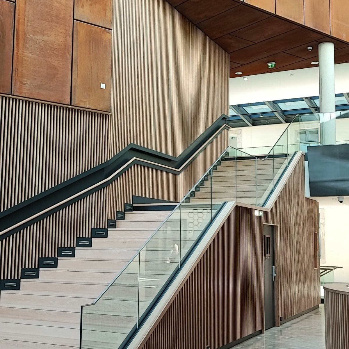 alexbruckert's tweet photo. Bravo @frebsamen pour ton projet et la réalisation architecturale . Un rayonnement pour la Bourgogne et la région BFC 🙂 #lacitegastronomiquededijon https://t.co/HVrypv0c0P