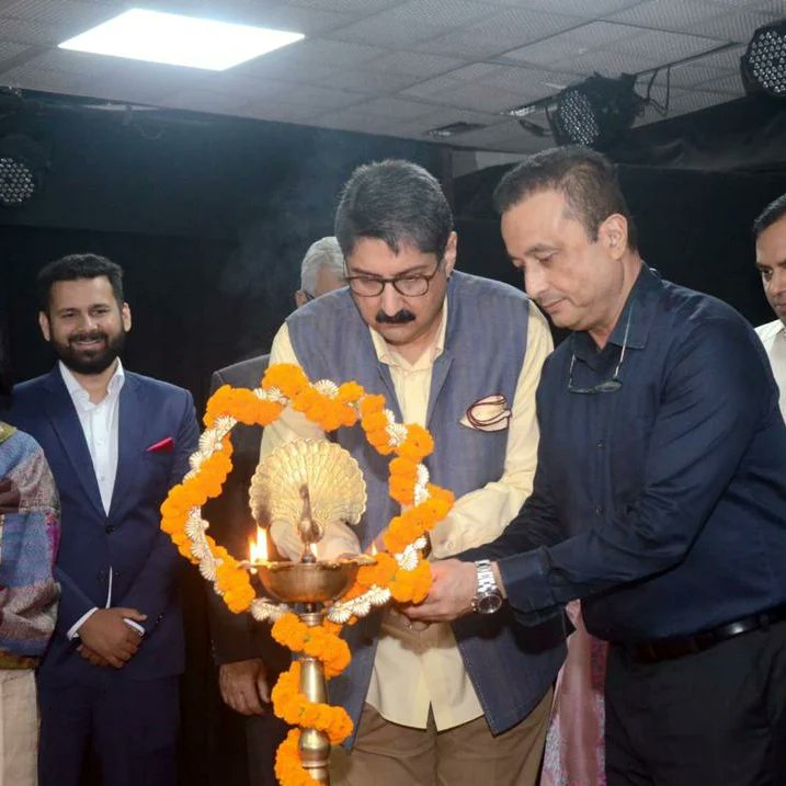 assampolice's tweet photo. Taking forward our mission to create awareness on Cyber Safety, @HardiSpeaks, CP @GuwahatiPol, Ghanshyam Dass, Sec(IT) along with @metaindia &amp; @IndiaFutureFou2 launched the nationwide 'We Think Digital' campaign at Royal Global School today.

#TheThinkCampaign https://t.co/3lYFMDMoHh