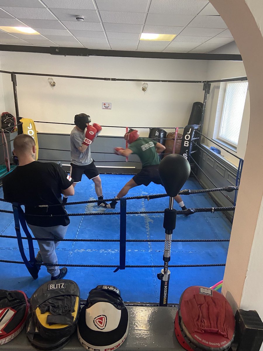 3R Boxing Team have finished their training camp and are in their final few sessions before the <a href="/1ArmdInf/">1 Armd Inf Brigade</a> Boxing Championships, hosted by <a href="/TheRoyalLancers/">The Royal Lancers</a> 🥊💪 best of luck to all those involved #ProudRiflemen