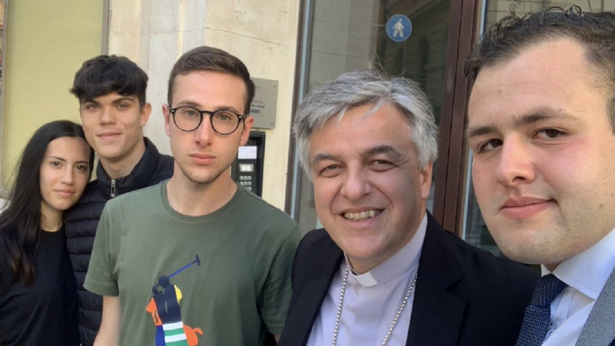 Picenotime (@picenotime) on Twitter photo Bottega Terzo Settore, incontro tra il Vescovo Palmieri ed i ragazzi di Ap Events picenotime.it/it/pagine/59F8… <a href="/bottega3settore/">BottegaTerzoSettore</a> Bottega Terzo Settore, incontro tra il Vescovo Palmieri ed i ragazzi di Ap Events picenotime.it/it/pagine/59F8… <a href="/bottega3settore/">BottegaTerzoSettore</a>