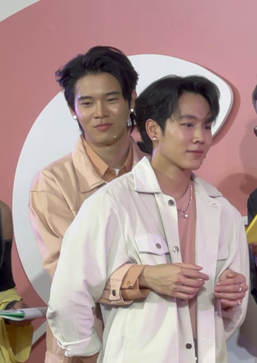 เกินปัยยยป่าววๆๆๆๆ😍😚😚
#COLLAGMEETWITHYIN 
#yinyin_anw #warwanarat #หยิ่นวอร์