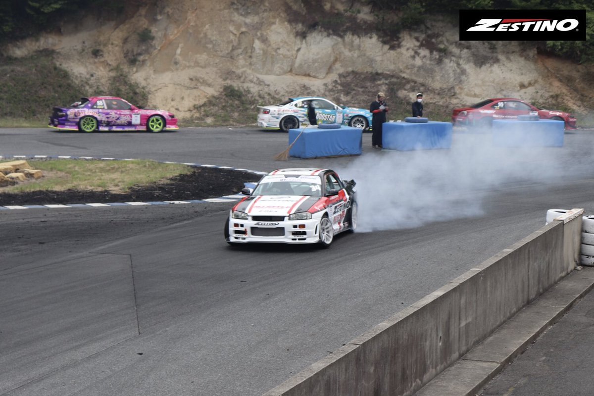 JapanTire's tweet photo. ZESTINO TIRES
D1Lightsドライバー 三好隼人 選手
2022D1Lights Rd.3&4名阪スポーツランド開催前練習走行
皆さん応援宜しくお願い致します。
@MJhayatomiyoshi
#vazestra
#digicam
#garax
#d1lights
#r34
#ドリフト
#zestino
#名阪スポーツランド https://t.co/zKW2xswoh4