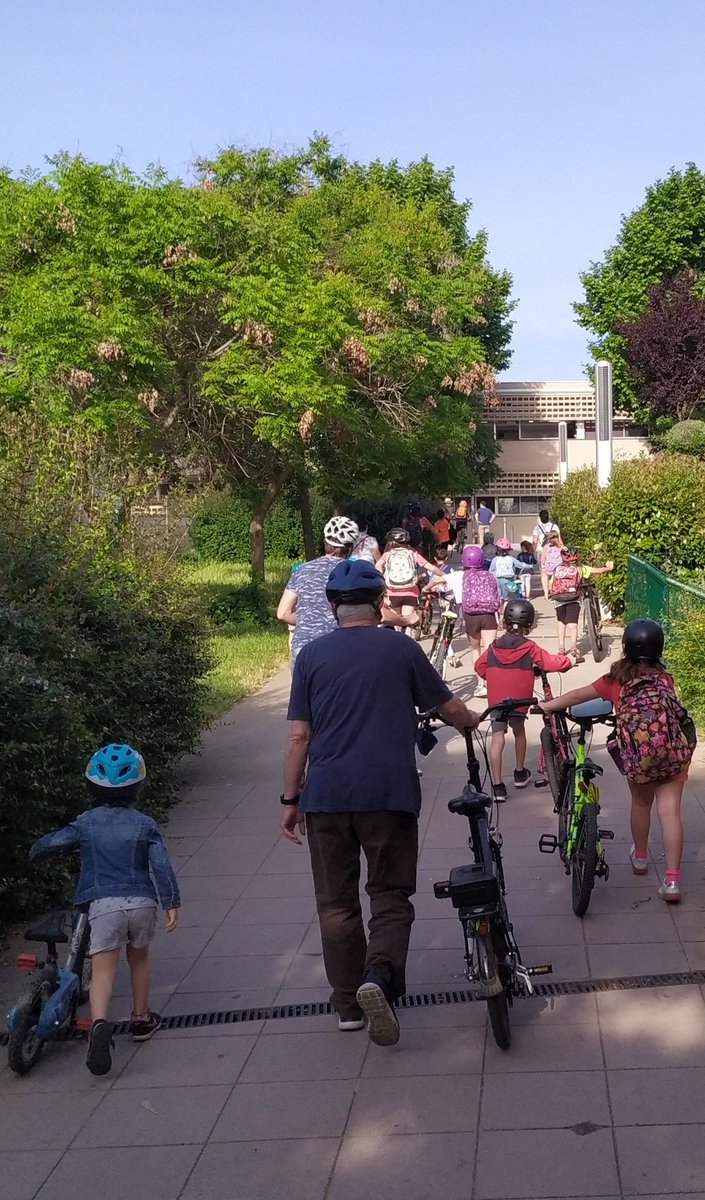 Segon divendres de Bicibús a @EscolaCanBesora <a href="/AMPACanBesora/">AMPA Can Besora</a> . Creixent mica en mica a cop de pedal!!!