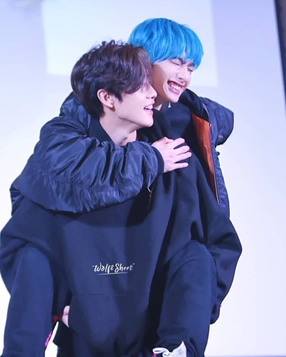xiaoxiaolin78's tweet photo. 珍惜所有的不期而遇！🖤💛
cr:logo
#marksiwat #MSIWAT
#markgun #magusMG
#gunnapatn #AmmoforGN 
@Mmarksiwat 
@gunnapatn 
@kwangg28 
#RememberMarkGun https://t.co/Q7MUxWLC63