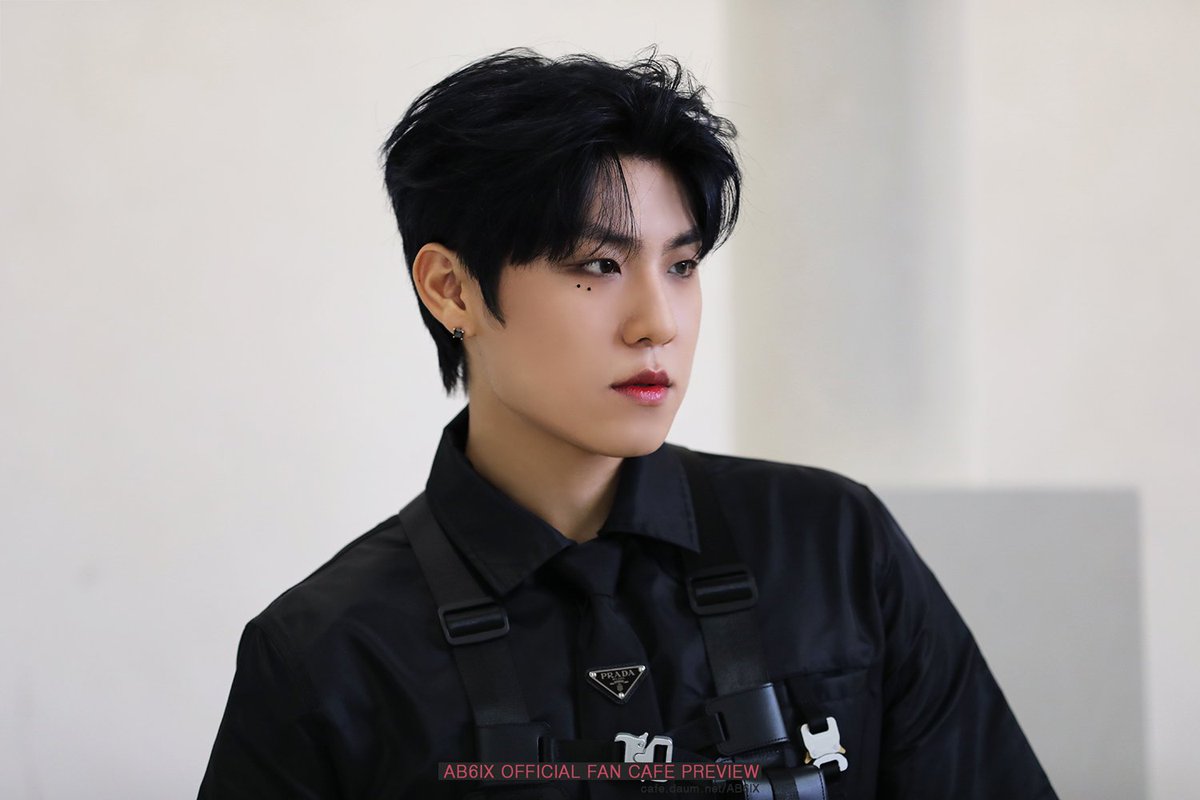 AB6IXFRANCE's tweet photo. | 20.05.22 📸 | #AB6IX #에이비식스 #FANCAFE 

Mise à jour du fancafe 🗝️🖤

▶️ WOOJIN 
_____ 
🇫🇷 @/AB6IXFRANCE https://t.co/HVzwNtJ982
