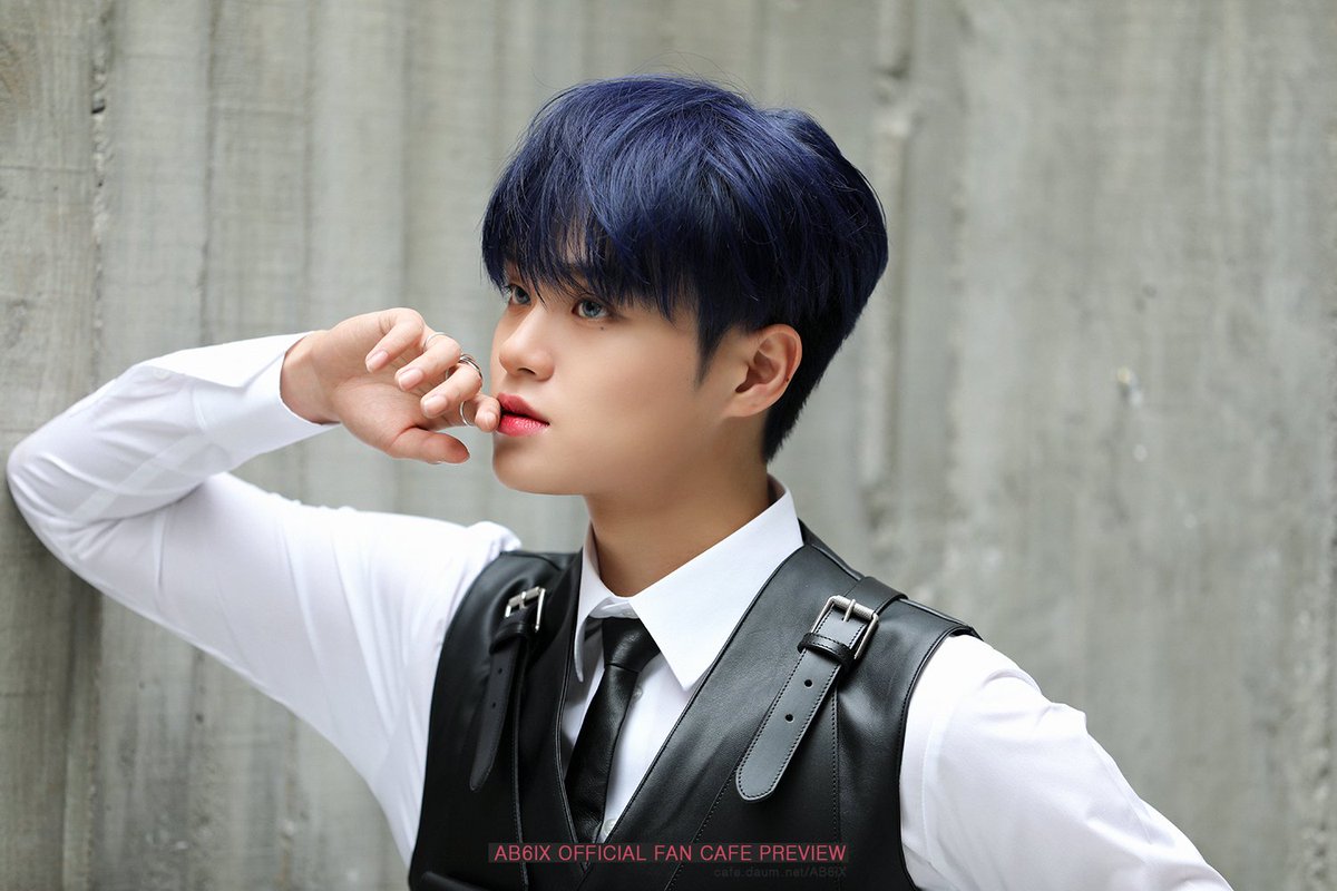 AB6IXFRANCE's tweet photo. | 20.05.22 📸 | #AB6IX #에이비식스 #FANCAFE 

Mise à jour du fancafe 🗝️🖤

▶️ DAEHWI 
_____ 
🇫🇷 @/AB6IXFRANCE https://t.co/dDO1sWQmYC