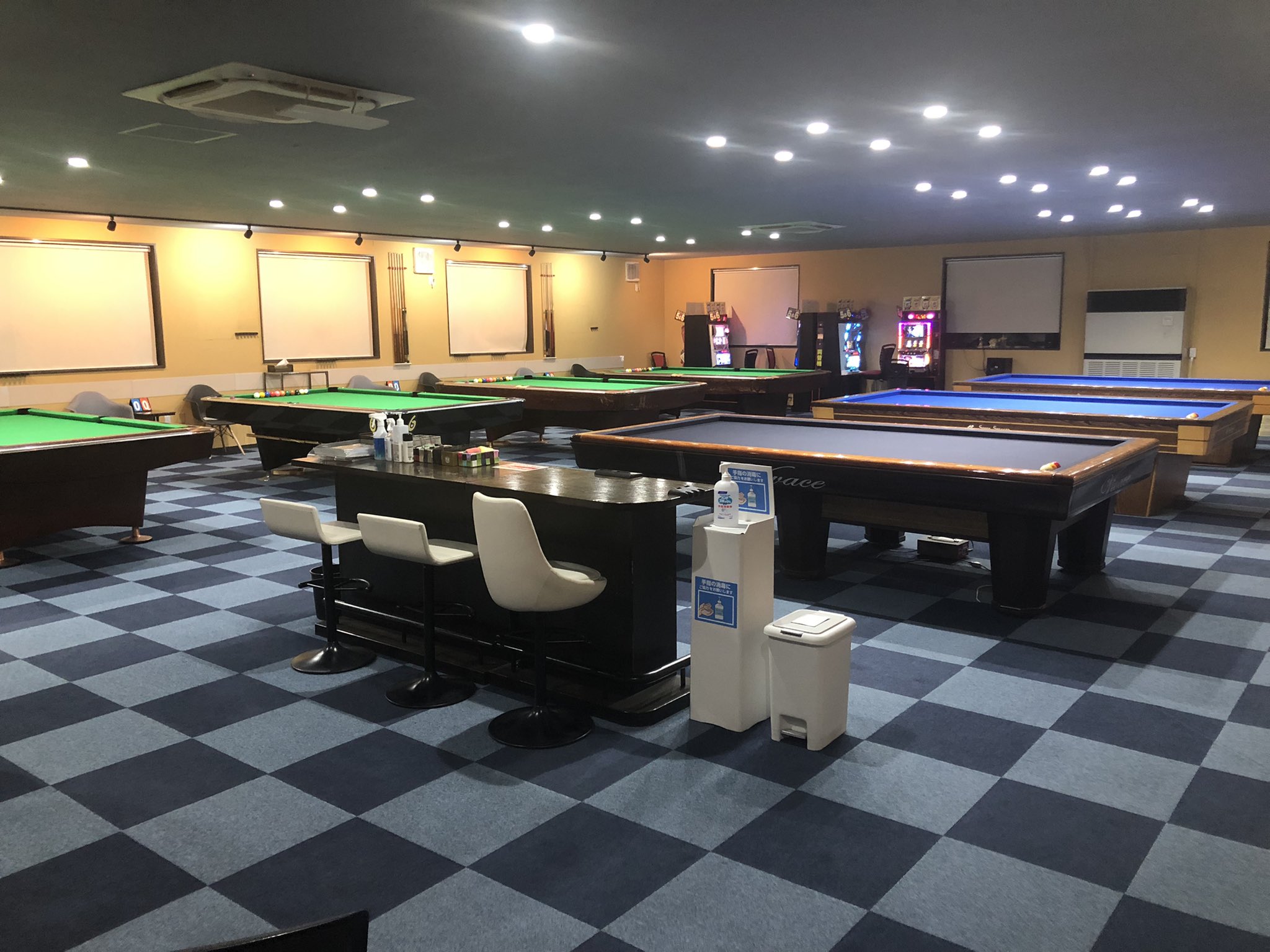 バリービリヤード ラシャを張り替えました 新ラシャを是非お試しください ビバーチェには黒いラシャを張りました T Co 7f2atlal2a Twitter バリービリヤード ラシャを張り替えました 新ラシャを是非お試しください ビバーチェには黒いラシャを張りました T Co 7f2atlal2a Twitter