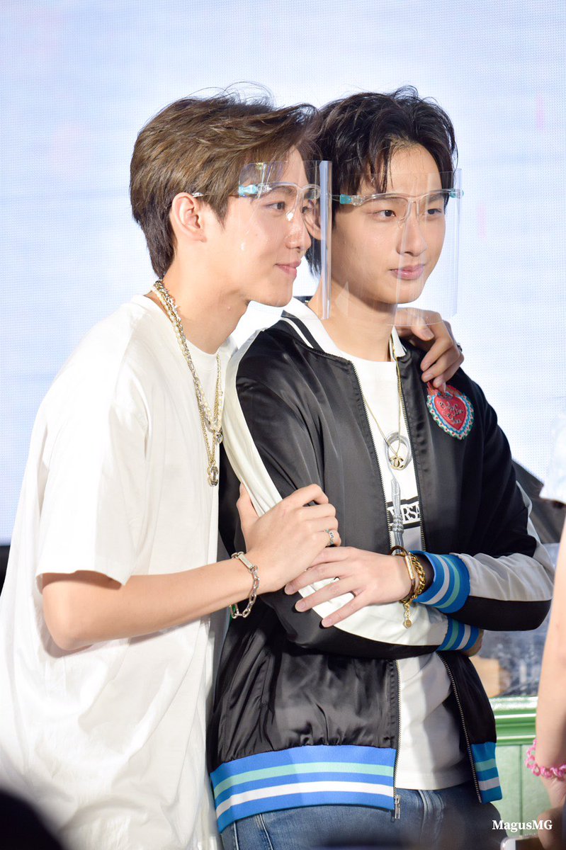xiaoxiaolin78's tweet photo. 报告，今天我也很想你！🖤💛
cr:logo
#marksiwat #MSIWAT
#markgun #magusMG
#gunnapatn #AmmoforGN 
@Mmarksiwat 
@gunnapatn 
@kwangg28 
#RememberMarkGun https://t.co/NLFxs3fRcd